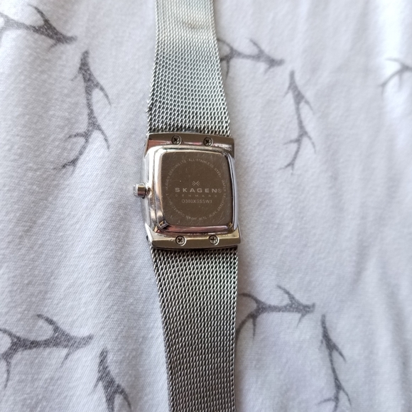 Skagen wrist watch silver link band - Picture 4 of 8
